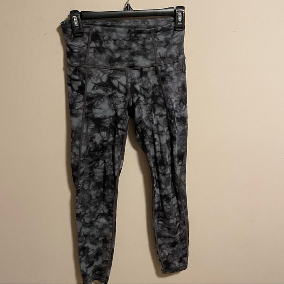 Athleta Salutation Powervita Tie Dye Tight- Size XS - Picture 7 of 7